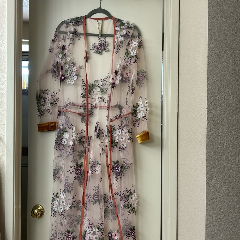 Beautiful robe by aratta silent journey